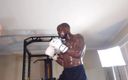 Hallelujah Johnson: Boxeo entrenamiento local de los músculos centrales Generalmente se unen...