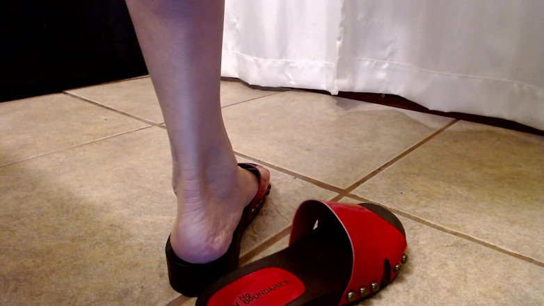 Abby Anna: Sommerrutschen schuhspiel sandalenspaß