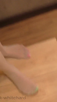 我在街上遇到了一个彩虹女孩