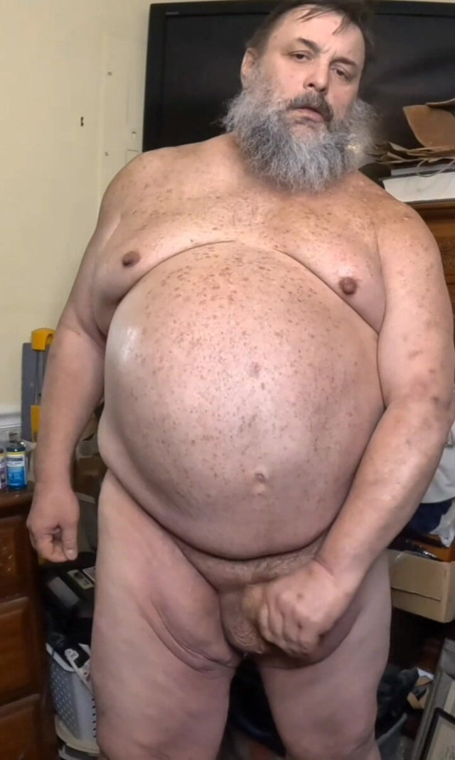 Big Guy with His Huge Cock (GeneWadeXXX)