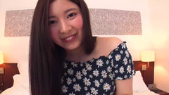 Strix: 内裤裸露下身，强调会阴和润滑化妆水
