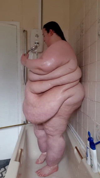 SSBBWLadyBrads: Big fat goddess washes herself