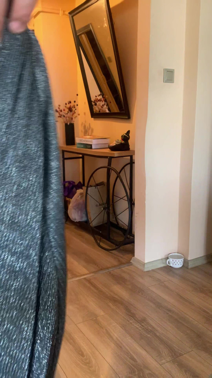 cd_aysemmm: Hijab moster tar av sig trosorna