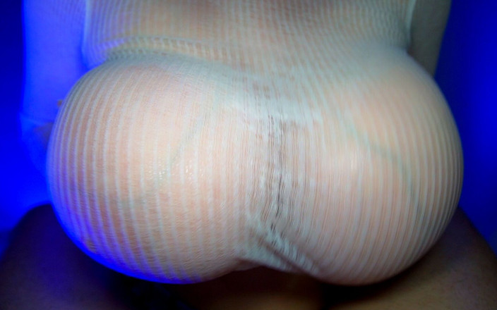 LilyKoti: 透明なトップスのAsmr Titfuck:非常に甘くてかわいいAsmrポルノ