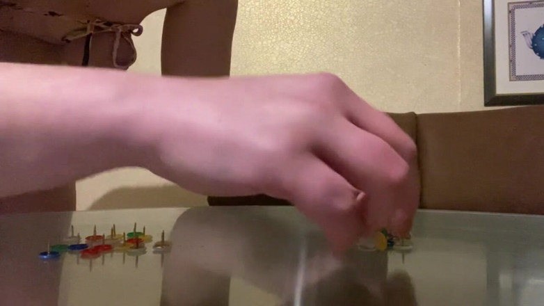 Elena917: Peitos bdsm até o orgasmo - escravidão, miniaturas, grampos de porta...