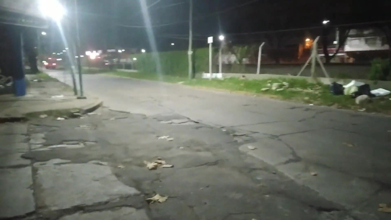 Activecouplearg: Žena se ukazuje nahá ve městě