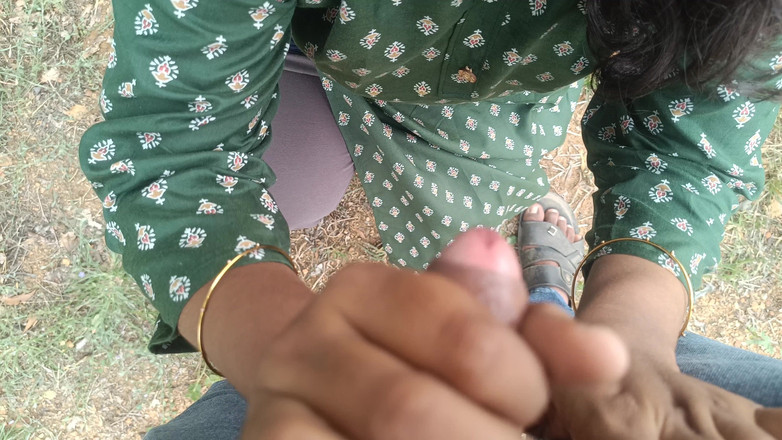 Magilmathi: Tamil casada mulheres ao ar livre parte 1