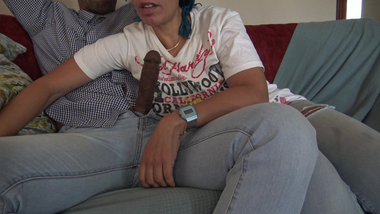 Souzan Halabi: 남편이 있는 동안 아프리카 이민자와 바람을 피우는 런던의 미시 터키 하녀