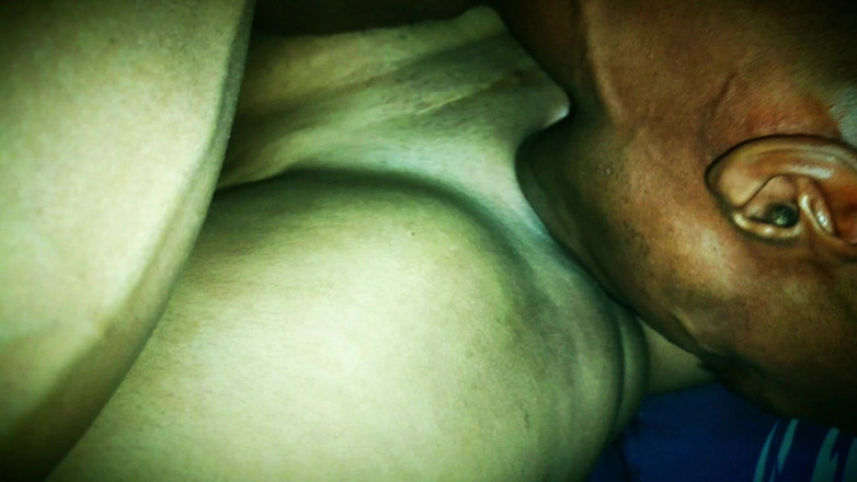 LiL Latin Goddess: 젖탱이를 핥고 시오후키