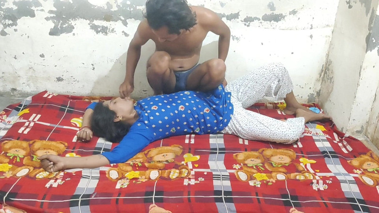 Desi Bhabhi Neha: Sesso bollente con un vero india indiano che seduce il...