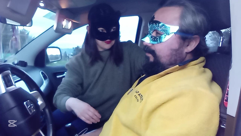 Mois Fantasys: Schiaffi sulla faccia in macchina