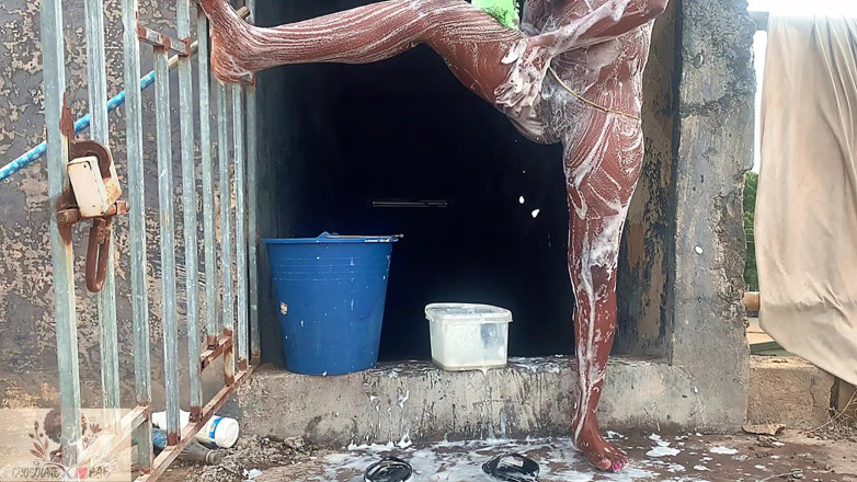 Naturelle Chocolat: Sexy koupání vesnického stylu, láska cítí, jak vánek kouří můj šťavnatý...