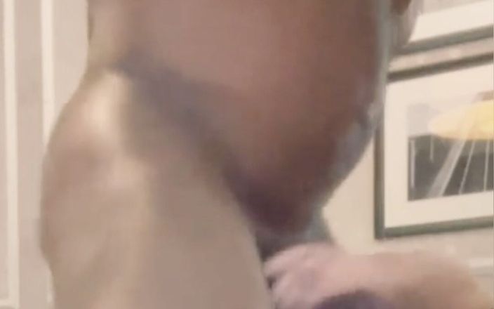 Black smoking muscle stepdad: 激烈的口头跨人种和深喉