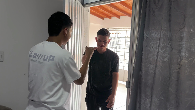 Duoafroditas: 젖탱이에 우유로 끝날 때까지 내 발정난 의붓여친구의 뚱뚱한 소녀를 존나게 따먹어