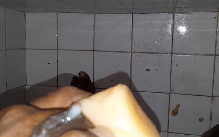 Black guy: Masturbando s6 e2