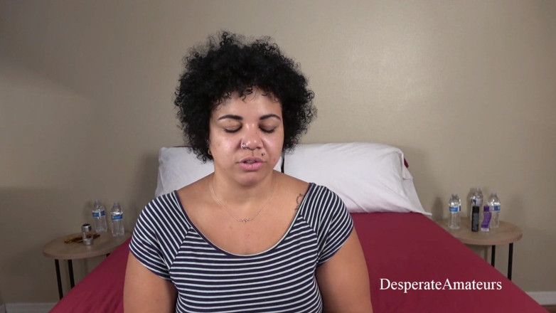 Media Originals: Desperate amateurs - Kylie obtiene su coño follado duro