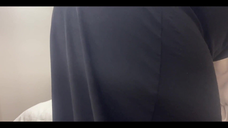 Lux Eva: Arap hizmetçi sıkı amcığıyla otel müşterisini odada baştan çıkarıyor