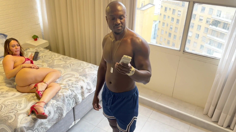 Cleo Cadillac: The Neighbor Punched His Black Cock Without a Condom in...