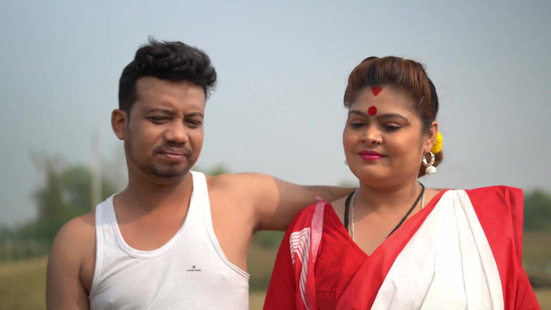 JAYESH GUPTA: bangaali luk hot aur seksi