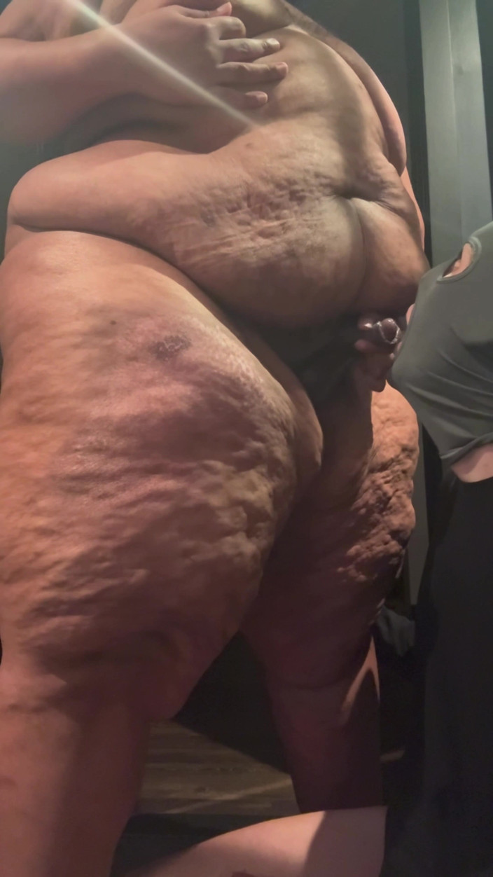 Fat Chub Booty: Using a Sub White Boy!