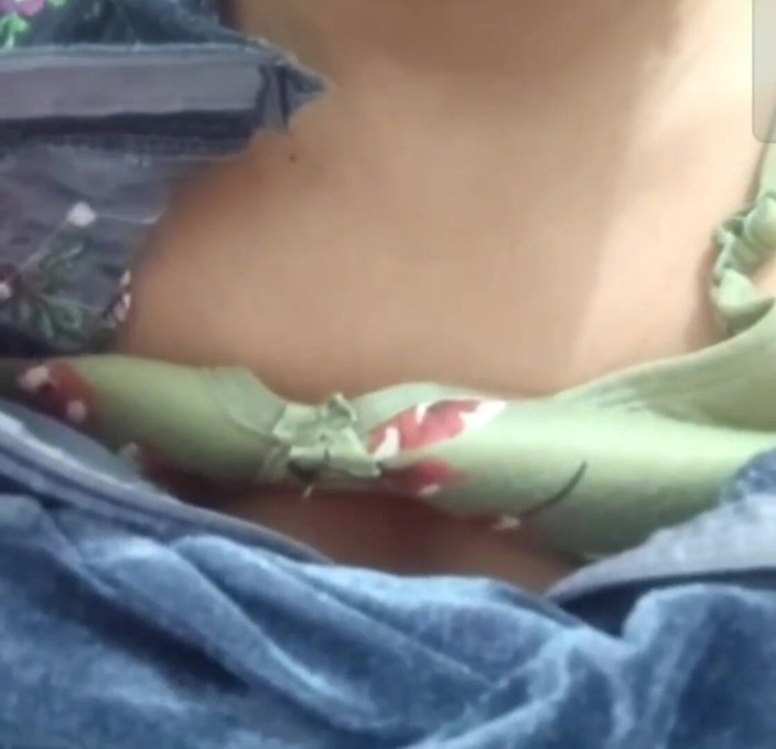 Khushboobhabi: 德西哥提供激烈的阴户指法