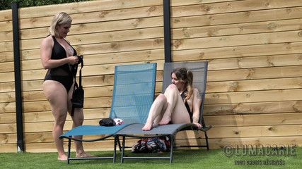 Lumacarie: Marie Lumacarie Mini Kız Arkadaşı Kedisini Yapay Penis Kemeri Sikikleri