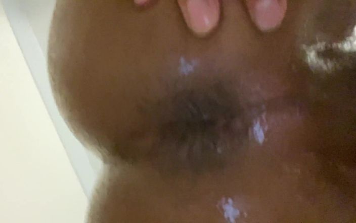 Kimora Creams: Chica trans caliente mete puños en su culo apretado