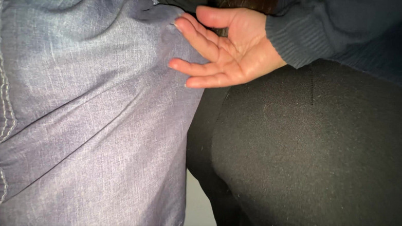 CoupleOfHotSins: Mädchen Mit Dicken Hintern Tastet Den Penis Eines Fremden