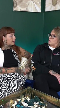 Pula curvei tale preferate, al doilea film complet cu pișare