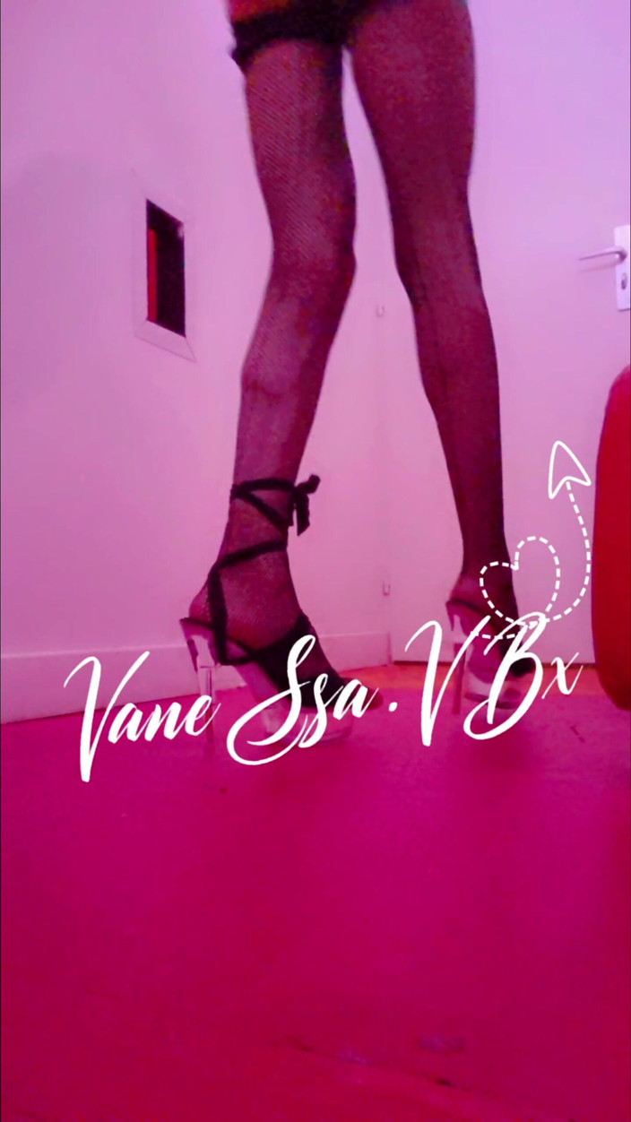 VaneSsa BiTCHx: Ukiran paip di Pigalle. Sexshop•ciné L'annexe Du Sexodrôme Paris Vanessabitchx