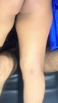 Ella se siente tan bien de montar esta carrera de pollas que definitivamente hará que mi pene eyacula mal