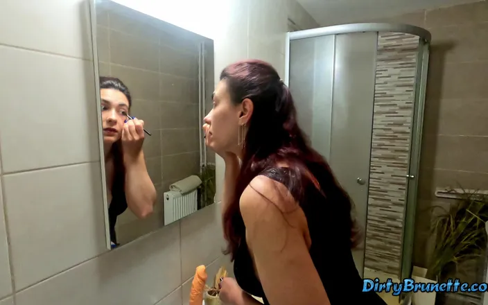 Dirty Brunette: Horny wife put on makeup before having a passionate fuck