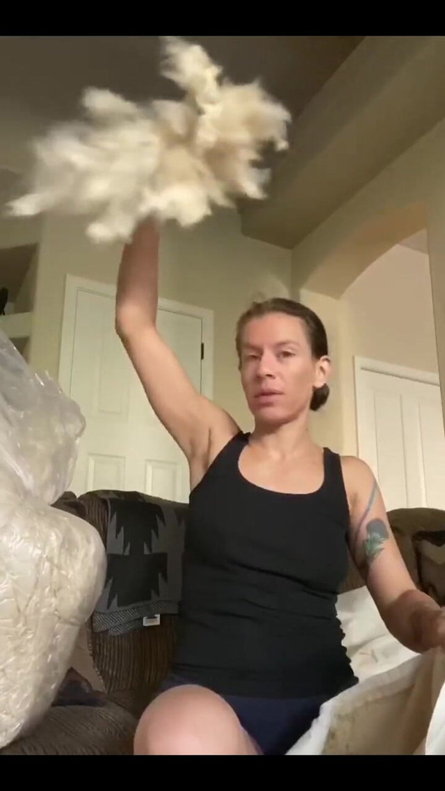 Who Did It Better?;) Slow Mo with Me and (Lora Cross)