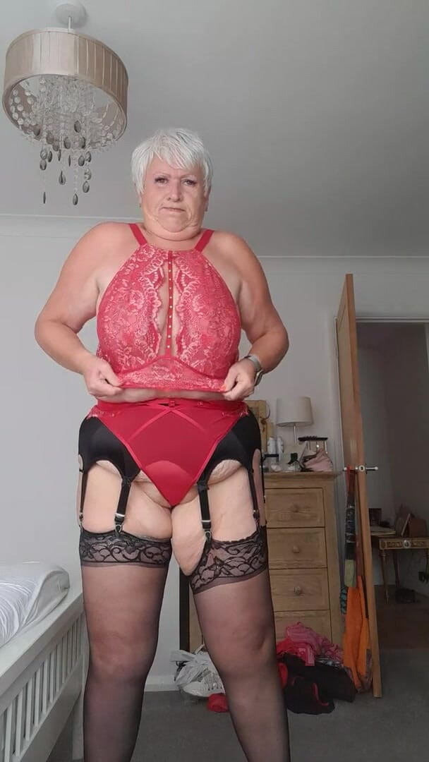 Uk Joolz: Loving my new lingerie