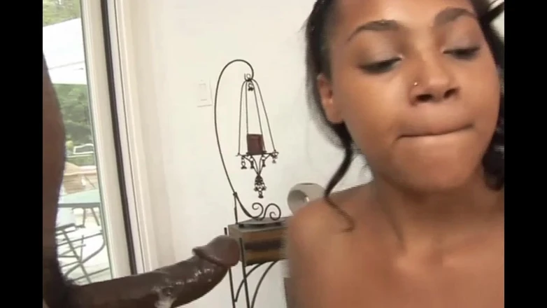 Black Sinner: Fantastisch jong zwart meisje geneukt en gecreampied op grote natuurlijke...