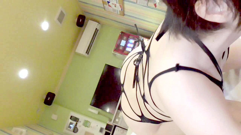 hiro_mayu_couple_jp: Mayu Nr. 59 Badeanzug-anpassung, Anallecken, Weißäugiger Orgasmus, Sperma-trinken, Brustwarzenpiercing, Spritzen