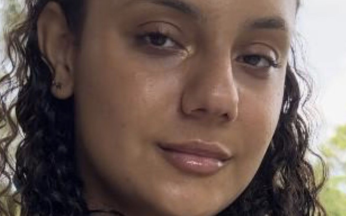 Dally G: 19letá Dally G ukazuje své sexy tělo