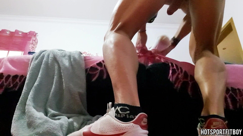 Hotsportfitboy: Hotsportfitboy Живая искусственная вагина трах: большой жесткий член стонет громко