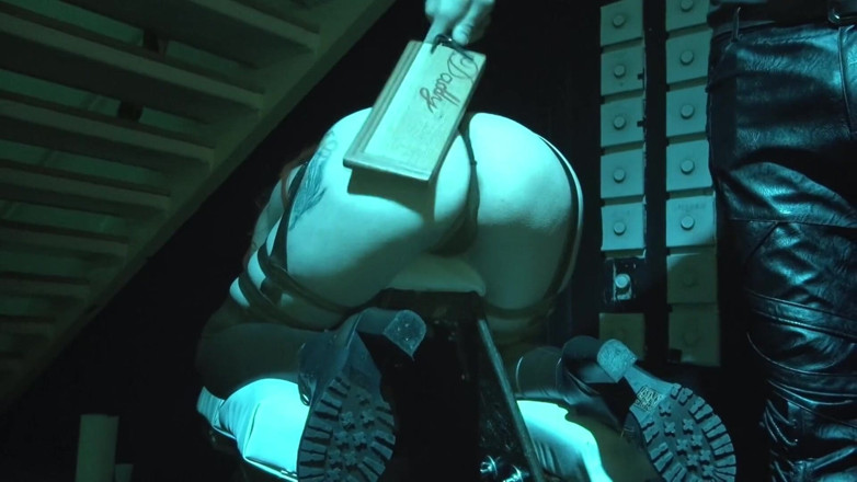 Dirty Dating Live: Fetishasylum3 đánh đòn máy bay bà già cums cd pegged