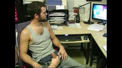 The Great Canadian Male: Výbuch z minulosti - Terrance4