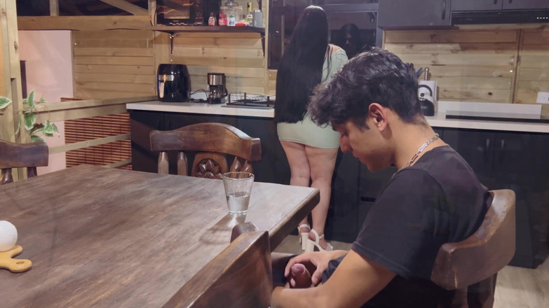 Anotonella-jones: Mein stiefsohn sprengt meinen arsch, während sein stiefvater weg ist