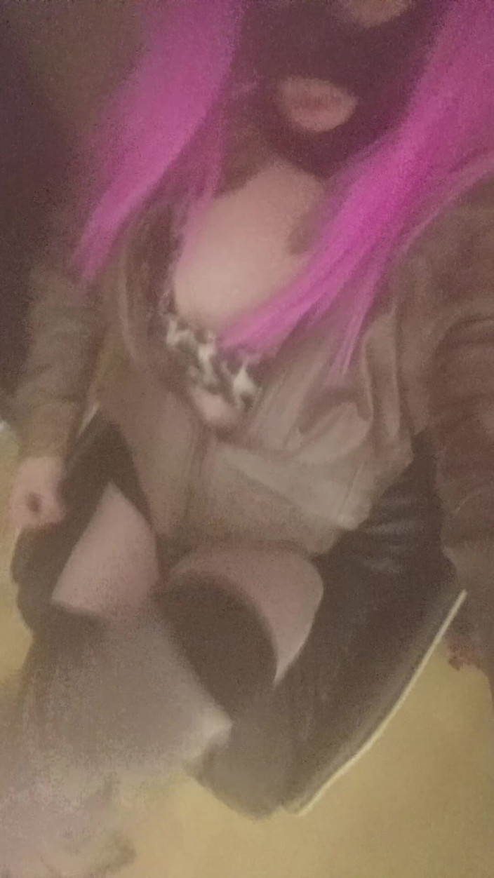 JujuTV: シシートランスCD『シーメール』が欲求不満なセックス穴を見せる