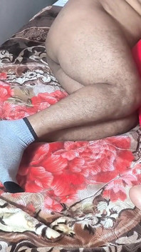 帕莎的妻子在尼罗河街的公寓里
