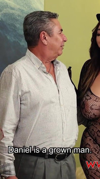 Mama mea vitregă pasionată de schimb de parteneri. Kari Cachonda