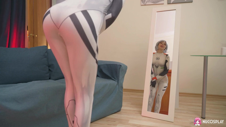 Nu Cosplay: Eva Barbie tem uma buceta tão bonita