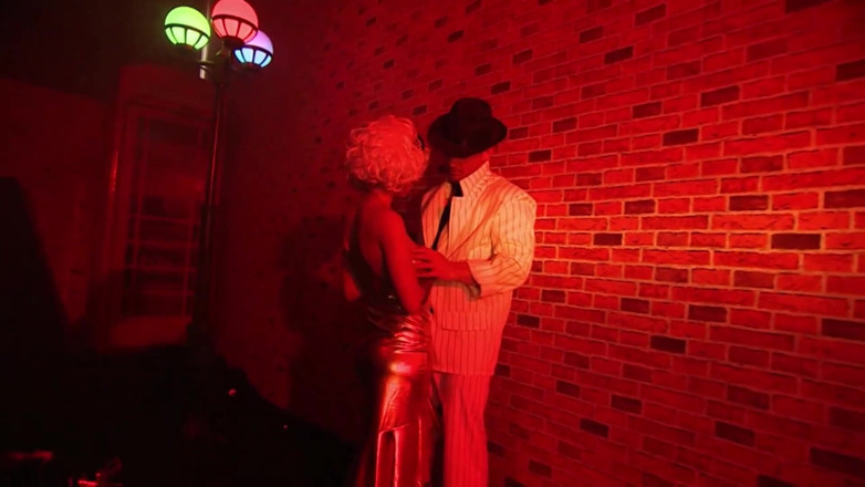 Deutschland porn: Marilyn Monroe in the red light