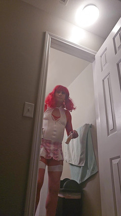 Jasmine Sub: Sissy Cross Deep Throat a Ošukaná ve skříni
