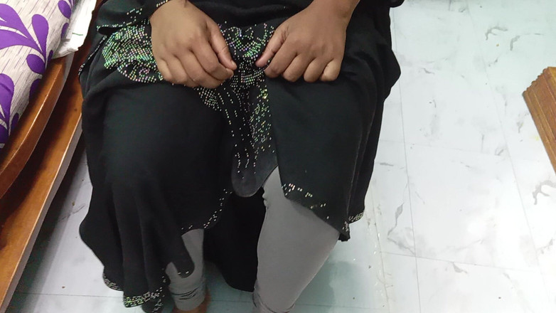 Sumahomesex: Moglie musulmana hijabi scopa in casa