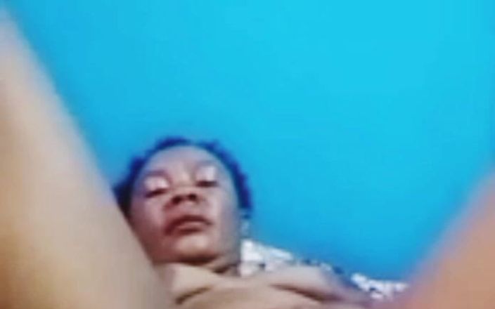 Sugarmama video call mutual masturbation: मम्मी वीडियो कॉल पर अपनी चूत खेलती है ep7