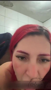 Anální sex na veřejných toaletách obchodu